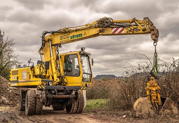 推土机驾驶技巧：提高工作效率的必备技能